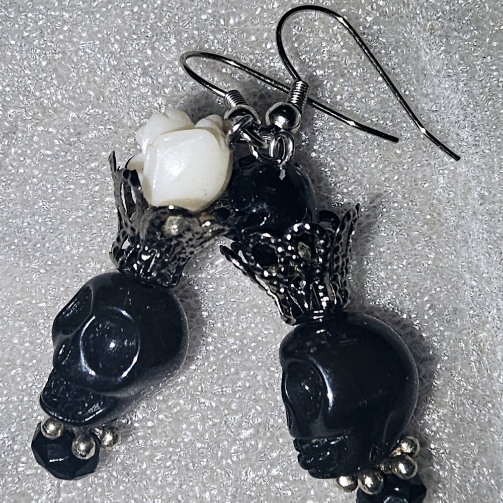 **SOLD**𝕊𝕡𝕖𝕔𝕚𝕒𝕝 𝕄𝕒𝕕𝕖 𝕊𝕜𝕦𝕝𝕝 𝔼𝕒𝕣𝕣𝕚𝕟𝕘𝕤